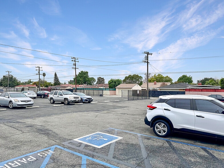 More Photos Of 12065 Paramount Blvd, Downey Storefront For Lease