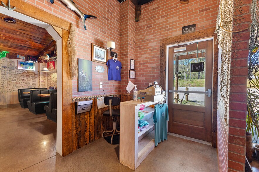 More Photos Of 1702 Highway 19 N, Thomaston Restaurant For Sale
