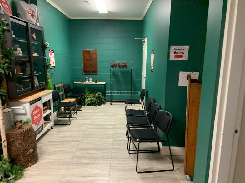 More Photos Of 330 Kent St, Ottawa General Retail For Sale