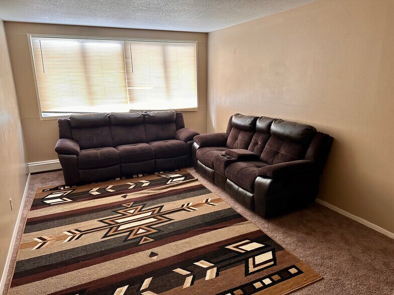 More Photos Of 220 28th Street Dr SE, Cedar Rapids Apartments For Sale