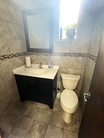 More Photos Of 280 Merrick Rd, Lynbrook Medical For Lease