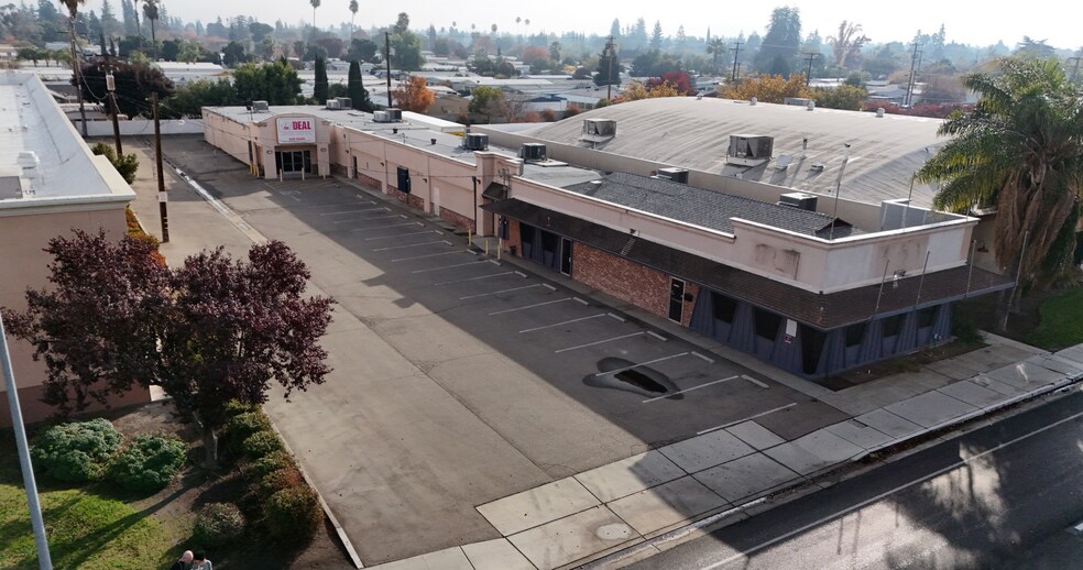 Primary Photo Of 2234 S Mooney Blvd, Visalia Freestanding For Lease