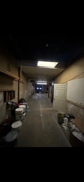 More Photos Of 932 High St, Lancaster Light Manufacturing For Lease