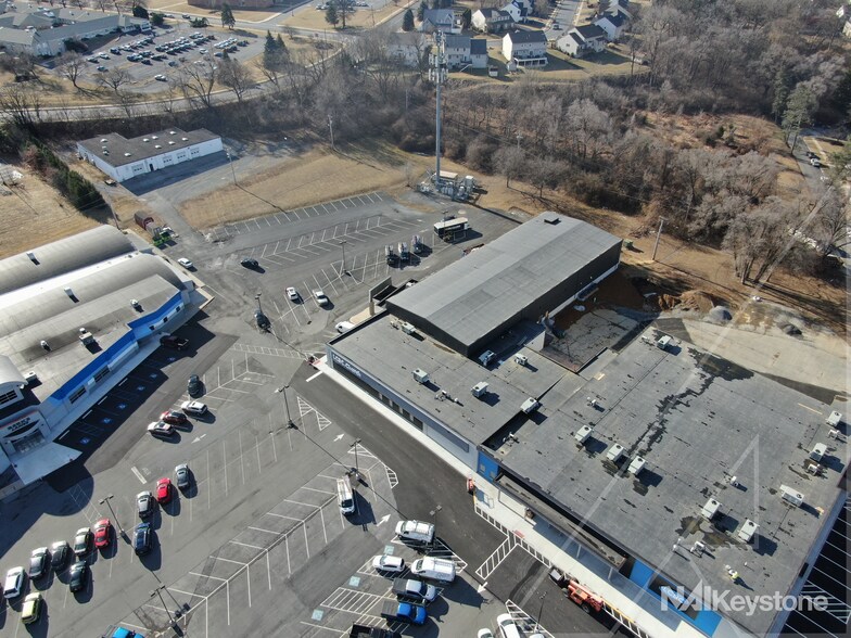 More Photos Of 172 Shillington Rd, Sinking Spring General Retail For Lease