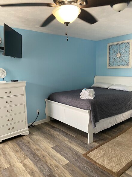 More Photos Of 1001 Highway 98 E, Carrabelle Hotel For Sale