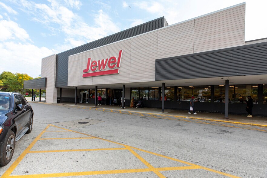 More Photos Of 3401-3481 S King Dr, Chicago Unknown For Lease