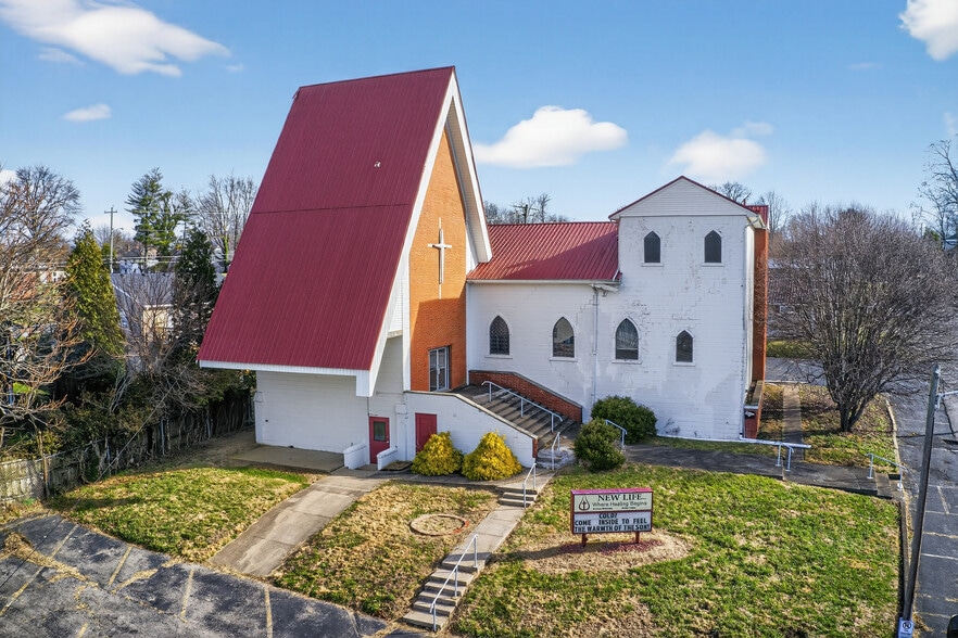 Primary Photo Of 205 Otter St, Danville Specialty For Sale
