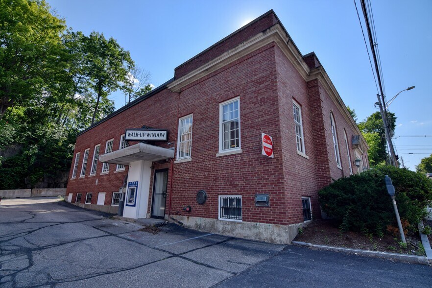 More Photos Of 3 Highland St, Plymouth Bank For Sale