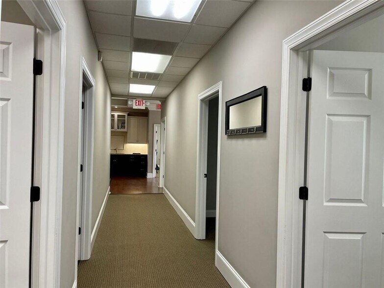 More Photos Of 4913 Summer Oak Dr, Buford Light Manufacturing For Lease