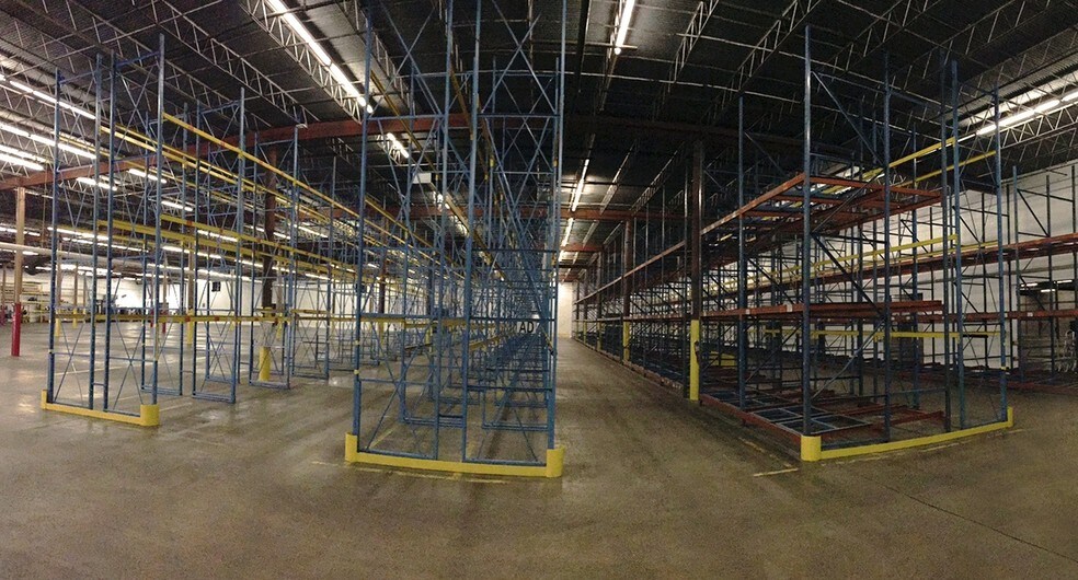 More Photos Of 1016 SW Evangeline Trwy, Lafayette Refrigeration Cold Storage For Lease