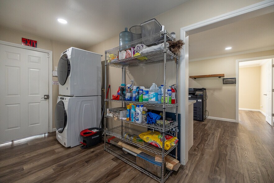 More Photos Of 25 E Hedding St, San Jose Office For Lease