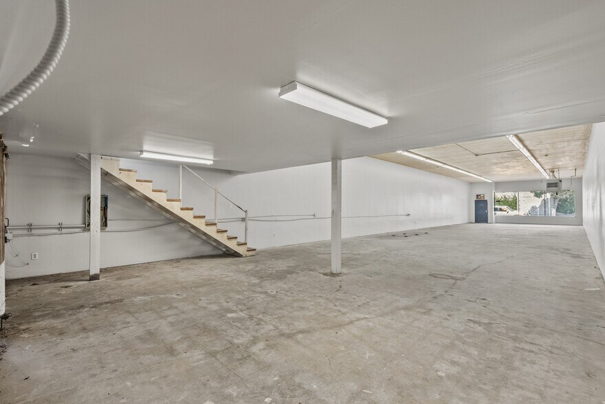 More Photos Of 6004 W Pico Blvd, Los Angeles Storefront For Lease