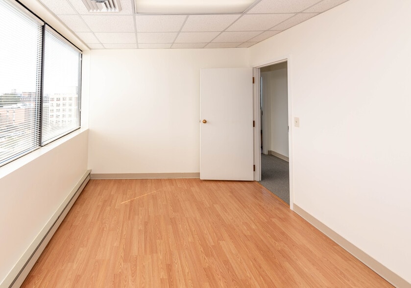 More Photos Of 120 Sister Pierre Dr, Towson Medical For Sale