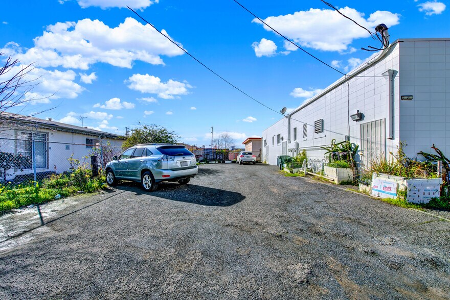 More Photos Of 1727-1731 Springs Rd, Vallejo Freestanding For Sale