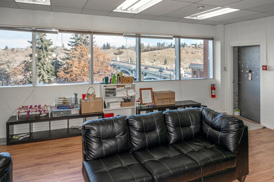 More Photos Of 116 2nd Ave SW, Calgary Storefront Retail Office For Sale