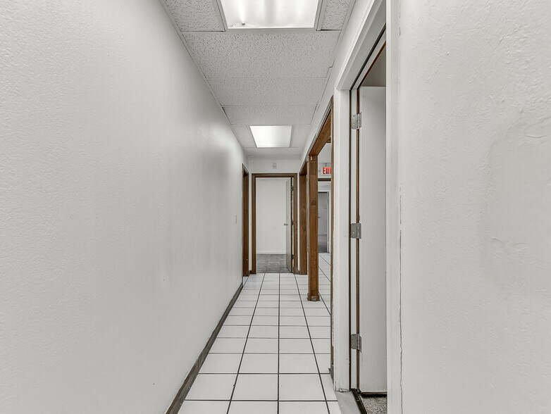 More Photos Of 901 N Virginia Ave, Oklahoma City Manufacturing For Sale