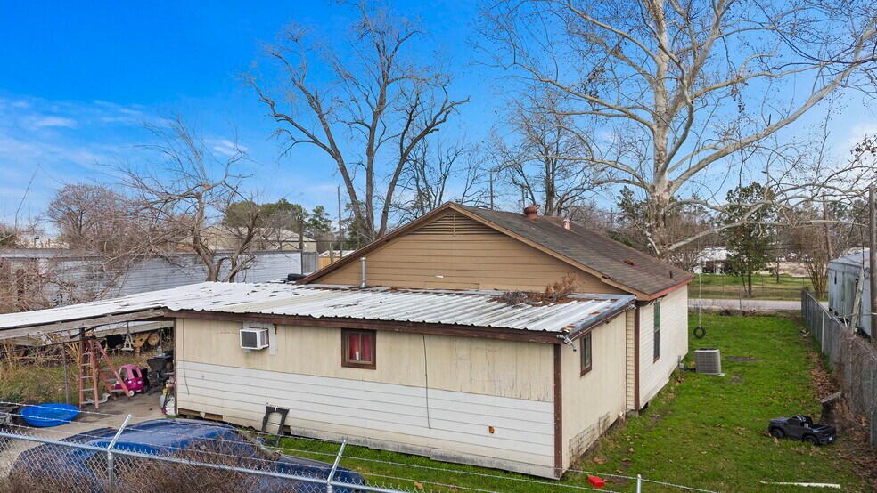 More Photos Of 15414 N Brentwood St, Channelview Manufacturing For Sale