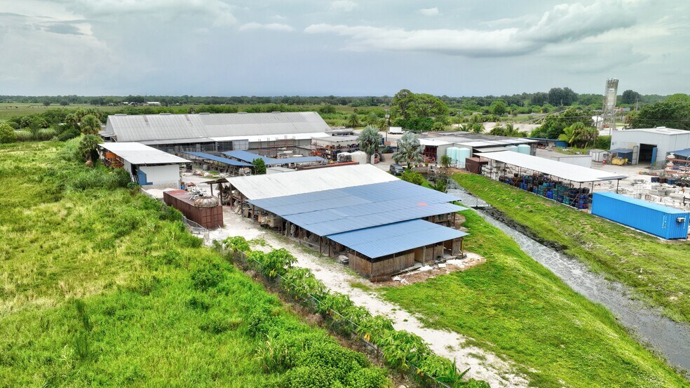 More Photos Of 17250 SW Railroad Ave, Indiantown Manufacturing For Sale