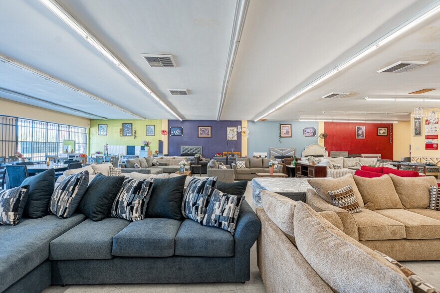 More Photos Of 280 N San Jacinto St, Hemet Freestanding For Sale