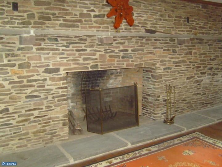 More Photos Of 46 Hilltown Pike, Line Lexington Office For Sale