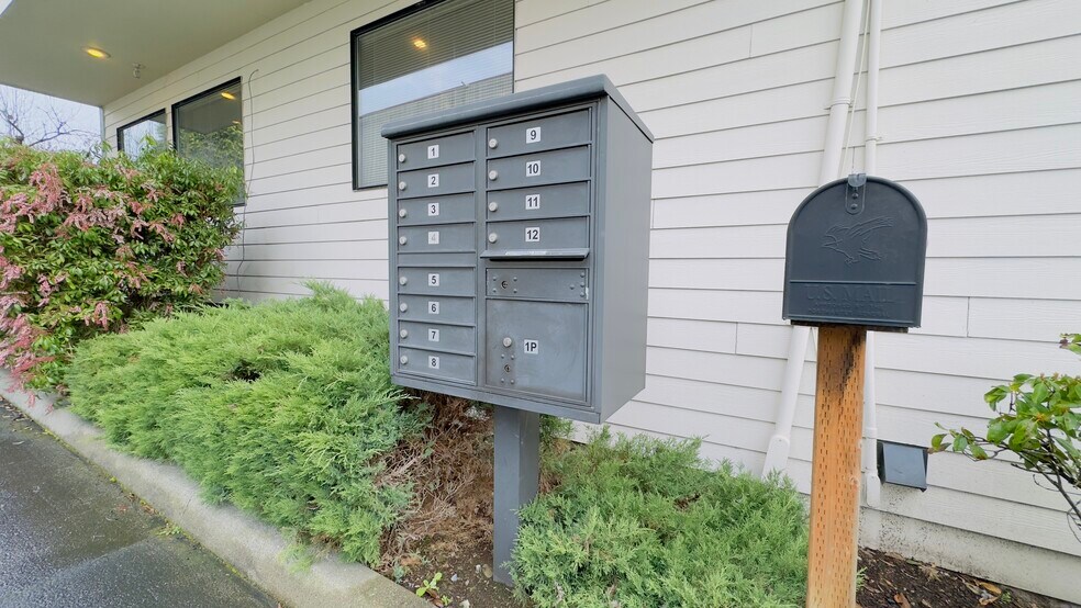 More Photos Of 2625-2627 Martin Way E, Olympia Office For Lease