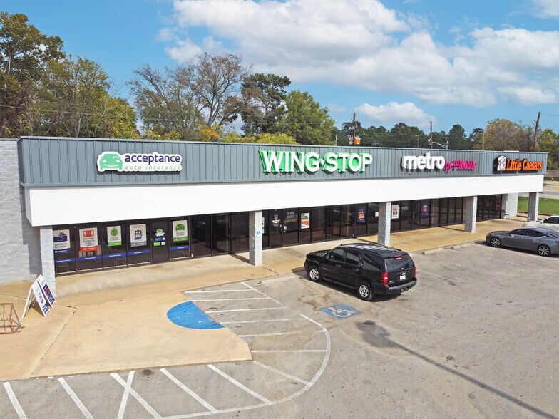 More Photos Of 2430 S High St, Longview General Retail For Lease