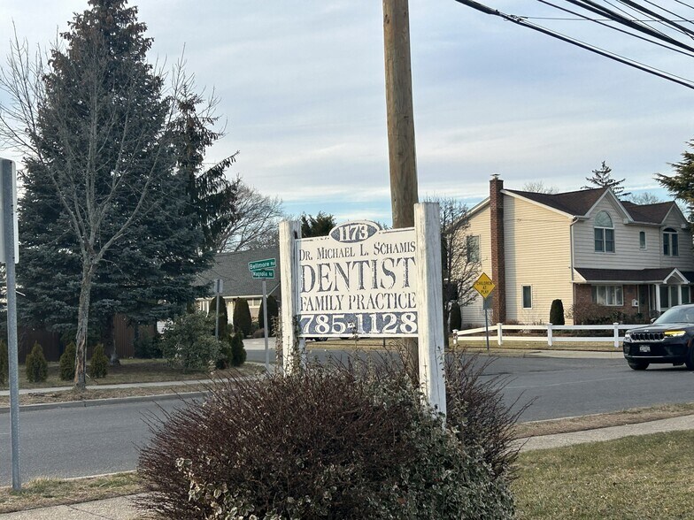 More Photos Of 1173 Bellmore Rd, North Bellmore Office For Sale