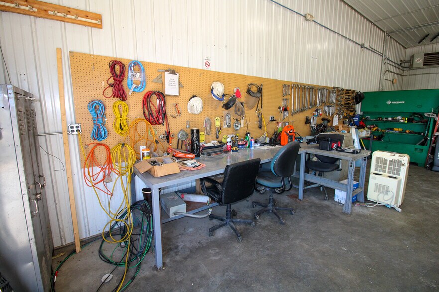More Photos Of 5640 44th Ave S, Clinton Industrial For Sale
