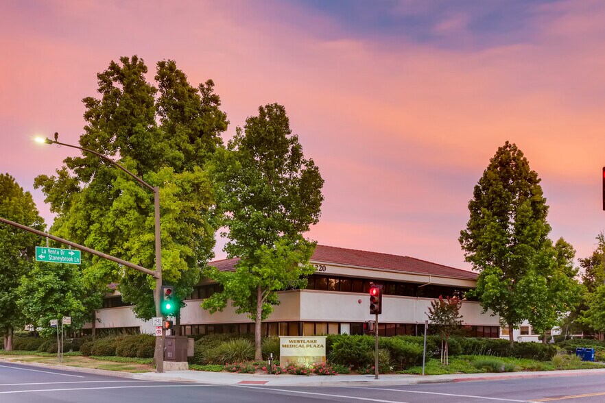 More Photos Of 1220 La Venta Dr, Westlake Village Medical For Lease