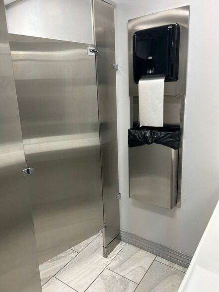 More Photos Of 5601 NW 72nd St, Oklahoma City Medical For Lease