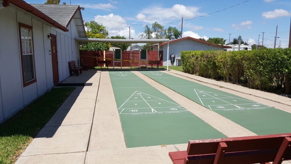 More Photos Of 1402 S International Blvd, Weslaco Manufactured Housing Mobile Home Park For Sale