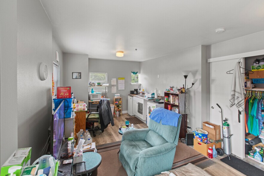 More Photos Of 615 SW Evergreen Ave, Redmond Multifamily For Sale