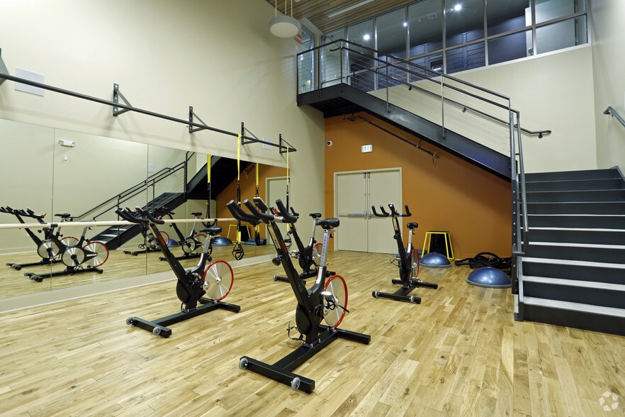 More Photos Of 2900 1st Ave, Seattle Apartments For Lease