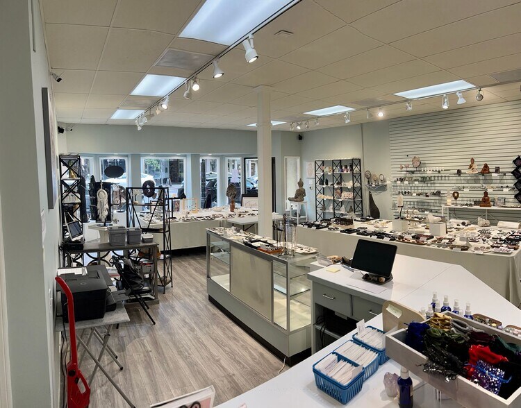 More Photos Of 1321-1323 4th St, San Rafael Storefront Retail Office For Sale