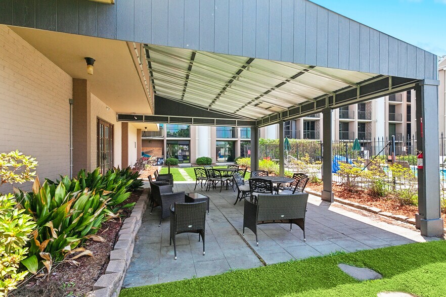 More Photos Of 3400 Service Rd, Metairie Hotel For Sale