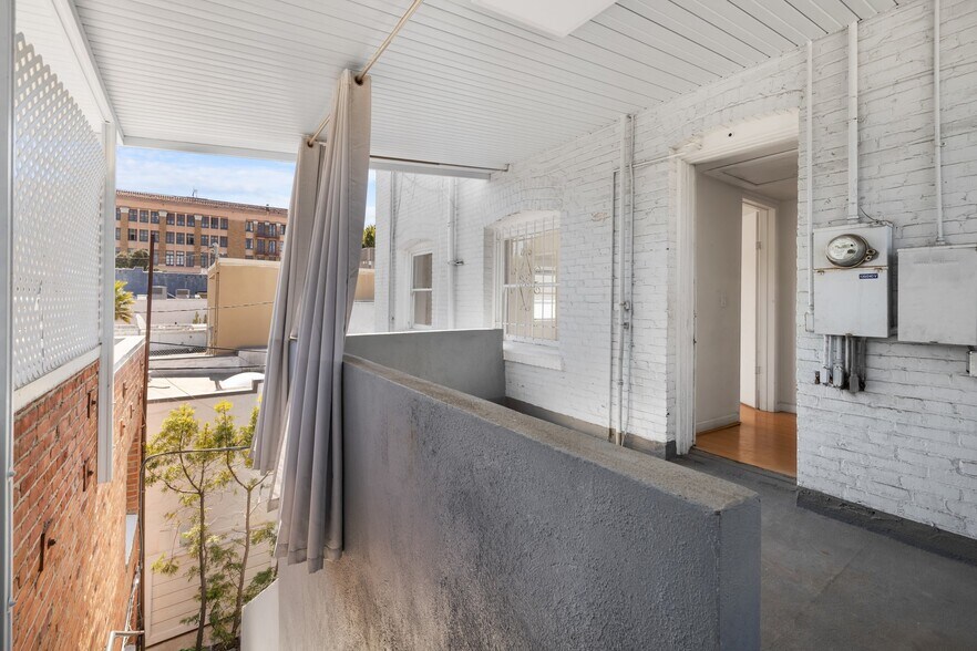 More Photos Of 2917-2921 Main St, Santa Monica Storefront Retail Office For Lease