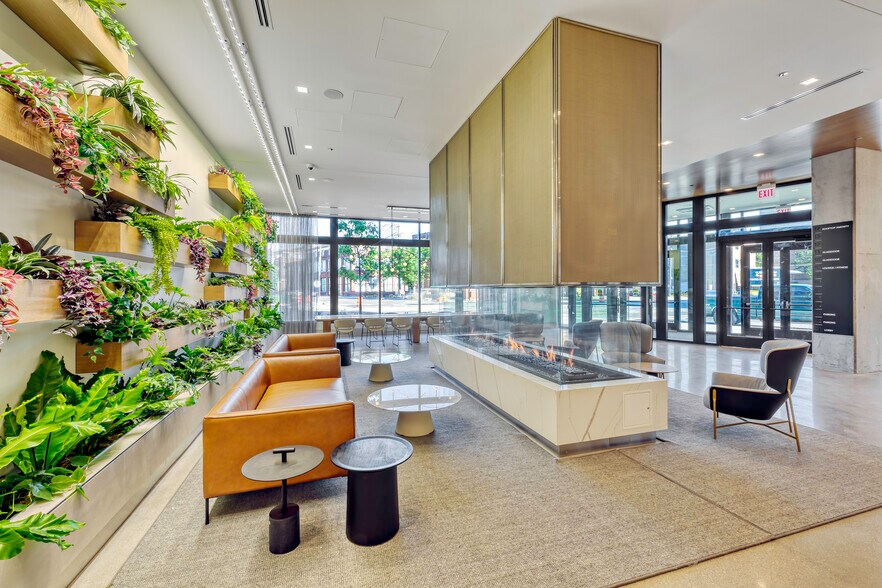 More Photos Of 1375 W Fulton Market, Chicago Office For Sale