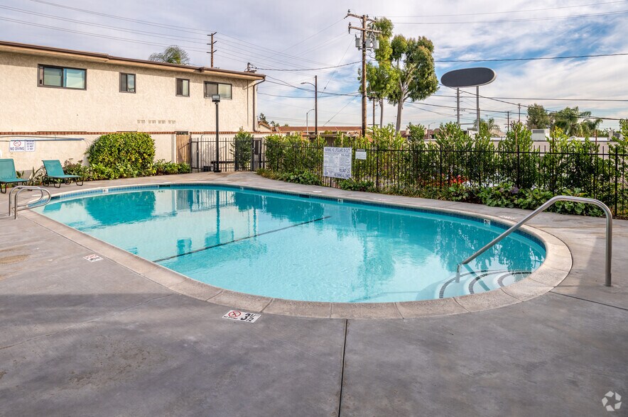 More Photos Of 1001 N Harbor Blvd, La Habra Apartments For Sale