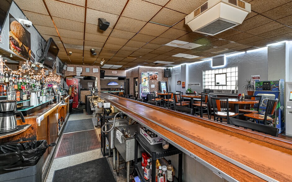 More Photos Of 1435 Freeport Rd, Cheswick General Retail For Sale
