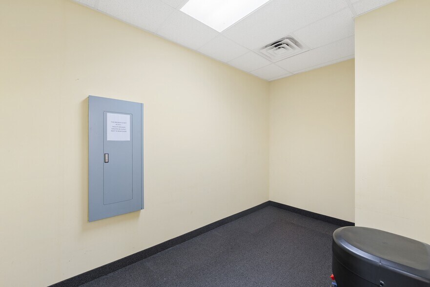 More Photos Of 160 Bethlehem Pike, Colmar Freestanding For Lease