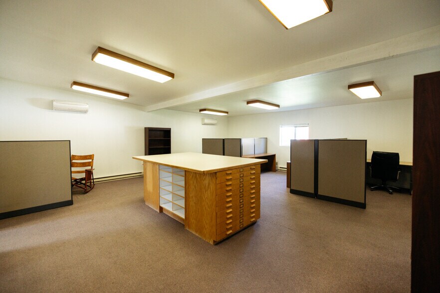 More Photos Of 47 E 4th Ave, Afton Flex For Sale