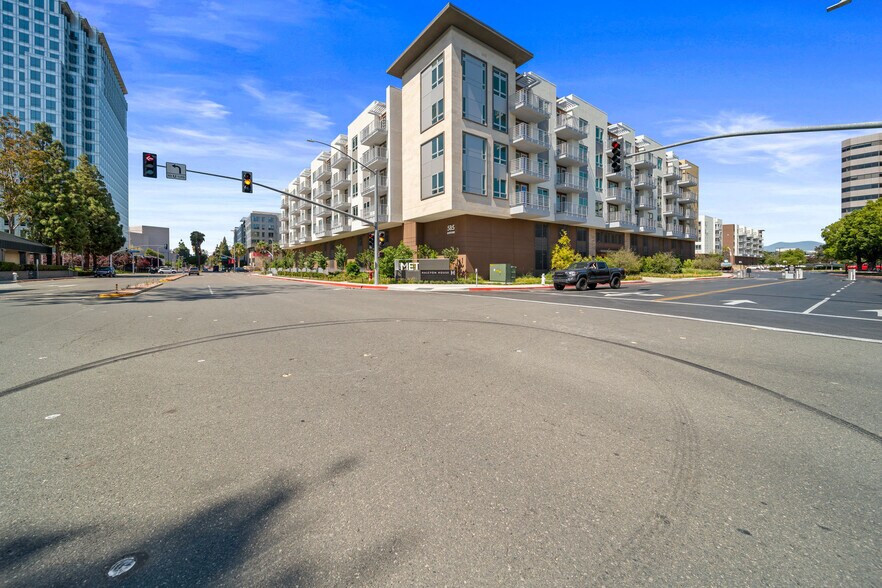 More Photos Of 585 Anton Blvd, Costa Mesa Apartments For Lease