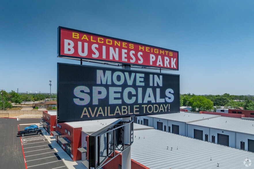 More Photos Of 7001 W. I-10, San Antonio Office For Lease