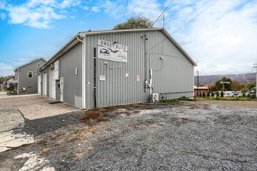 More Photos Of 164 W 4th St, Lewistown Auto Repair For Sale