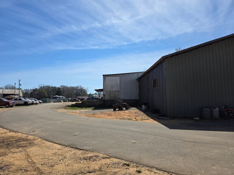 More Photos Of 22195 Cedar St, Robertsdale Warehouse For Sale