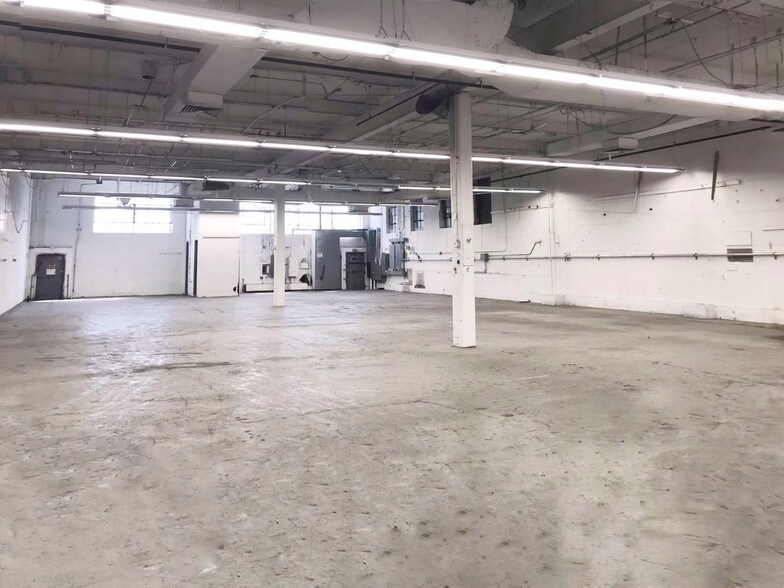 More Photos Of 59-48 55th St, Maspeth Manufacturing For Sale