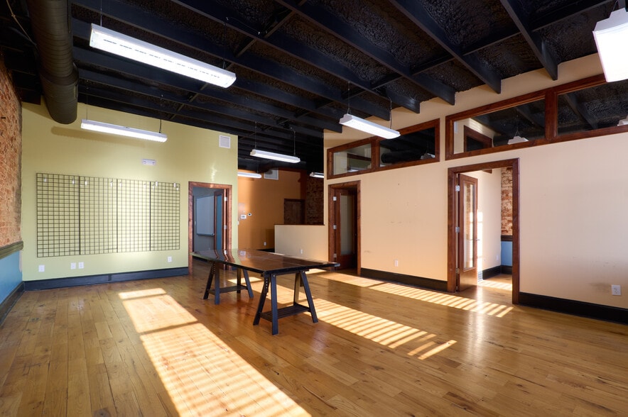 More Photos Of 119 N Main St, Mooresville Storefront Retail Office For Lease