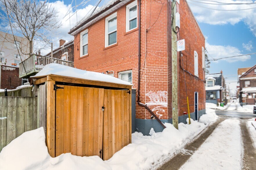 More Photos Of 740 Lansdowne Av, Toronto Multifamily For Sale