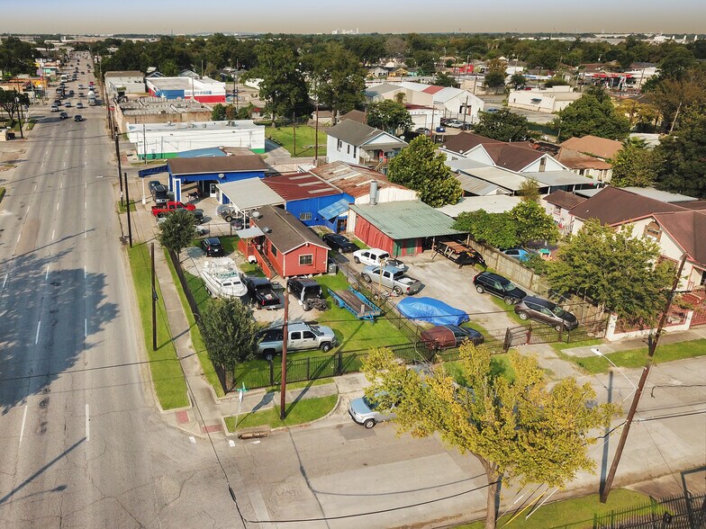 More Photos Of 6801 Avenue K, Houston Auto Repair For Sale