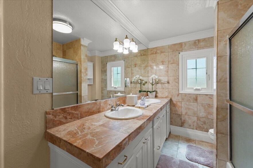 More Photos Of 1176 Laurel St, San Carlos Storefront Retail Residential For Sale